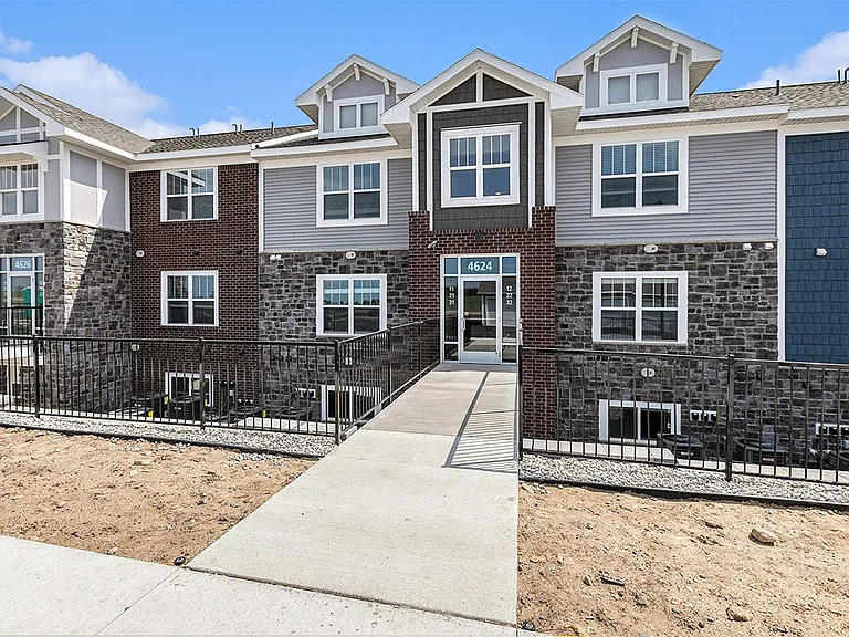 Eagle Ridge Apartment Homes — Photo 51