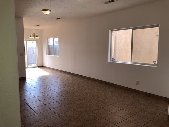 4th image of 18 Sunset Canyon Ln