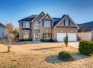 923 Southfork Dr, Loganville, GA