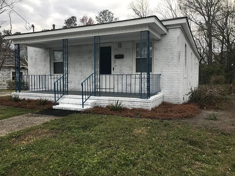 24 Mercer Ave — Photo 1