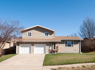 15374 U St, Omaha, NE 68137