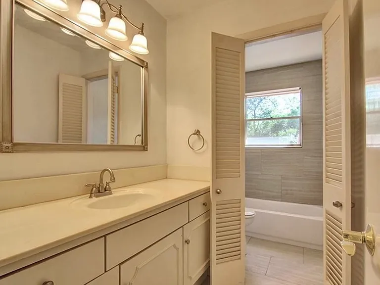 3212 Golfing Green Dr — Photo 10
