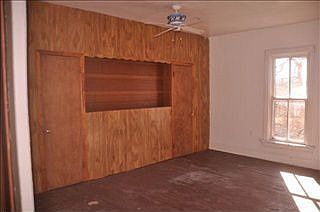 3rd image of 321 Jefferson St