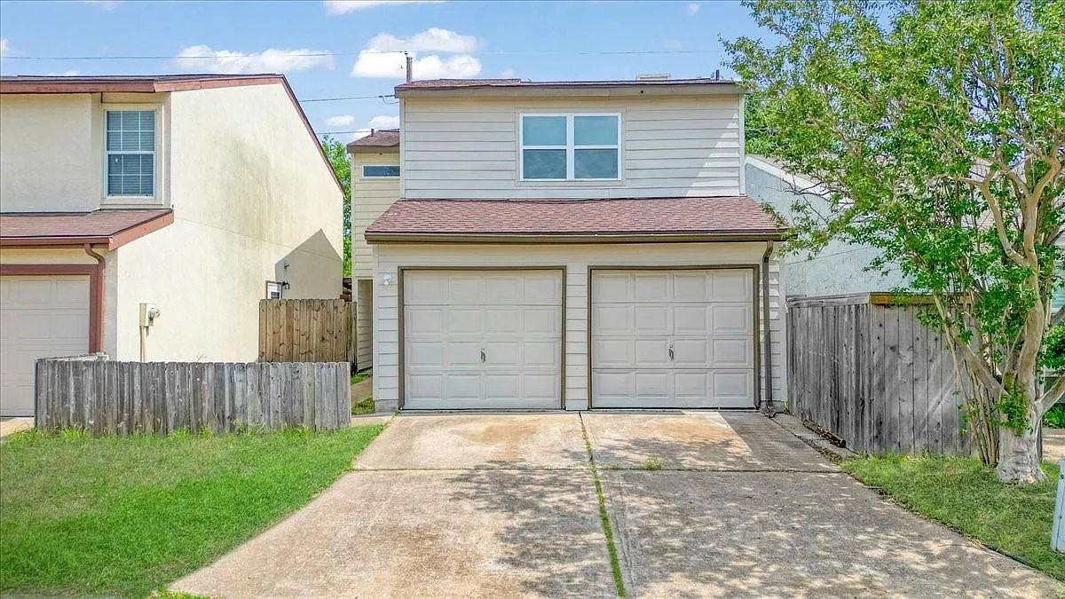 2 bed, 2.5 bath, 1273 sqft, $1,800 — Photo 1