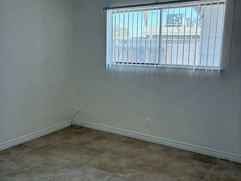 6121 Granada Cir — Photo 8