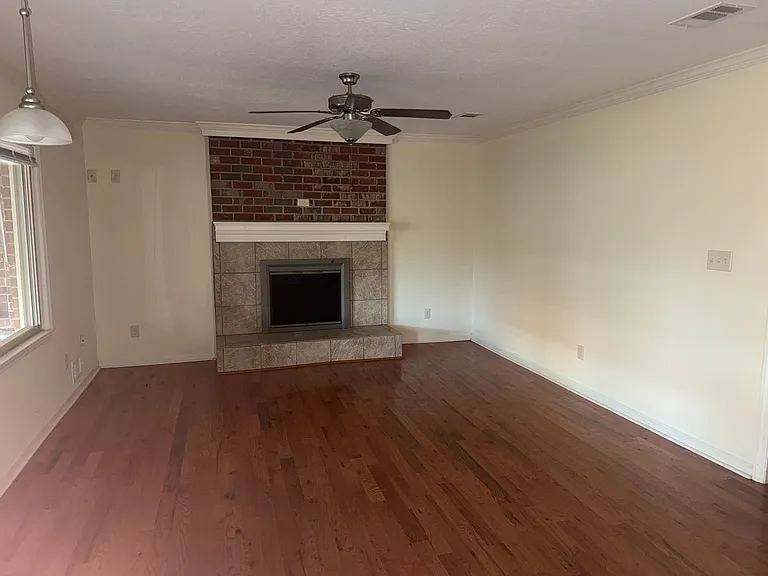 1305 Dominica Dr — Photo 4