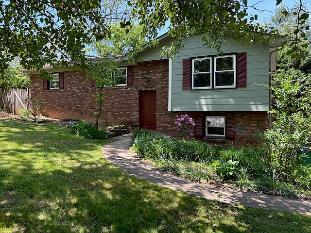 7 Village Park Dr — Photo 6