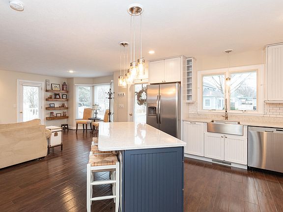5th image of 312 Oak Way Dr