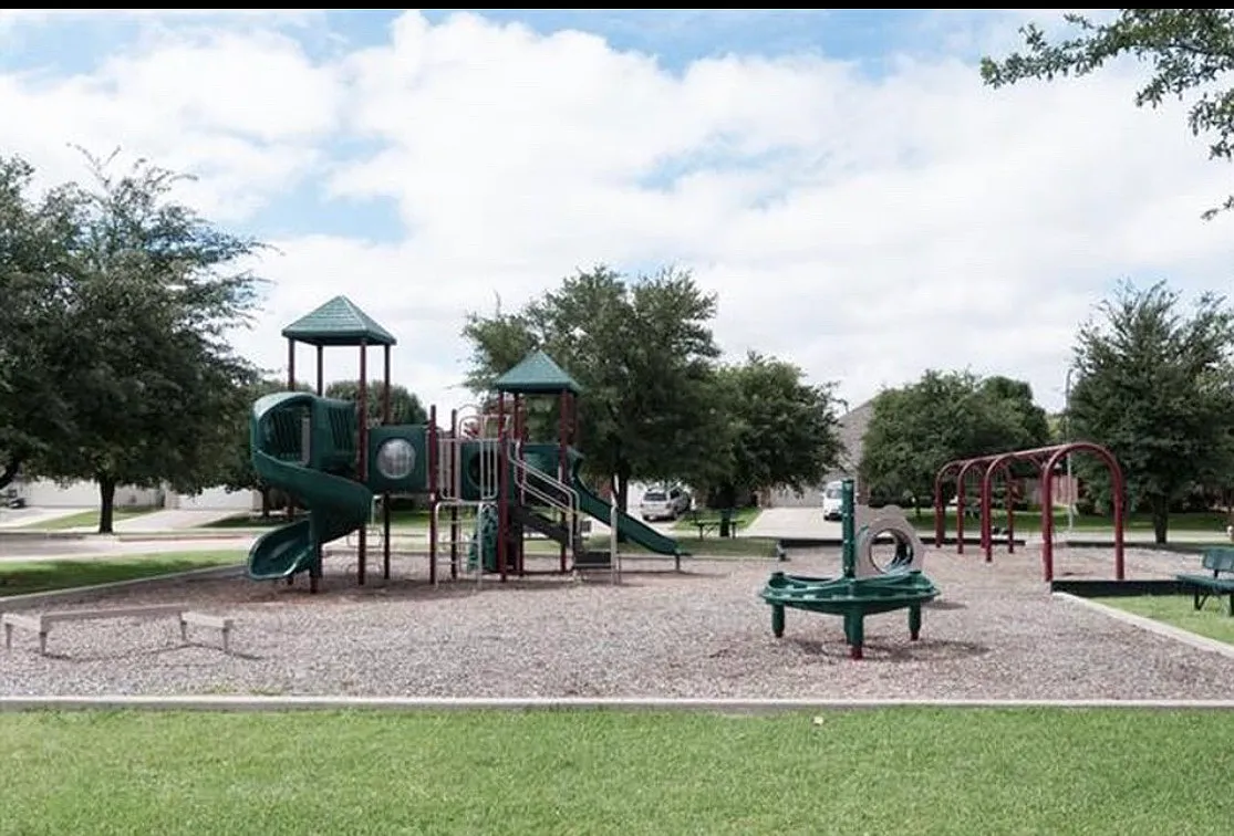 3 bed, 1625 sqft, $2,000 — Photo 1