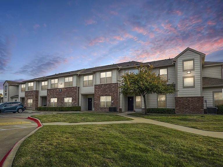 8004 W Virginia Dr — Photo 5