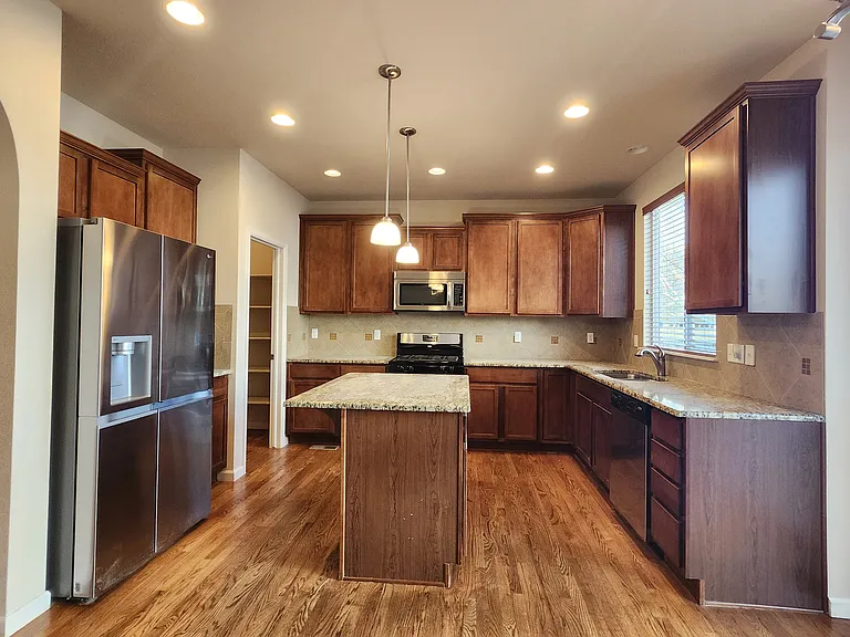 5024 S Cole Ct — Photo 3