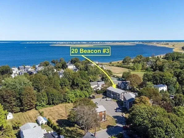 20 Beacon Ave APT 3, Newburyport, MA 01950