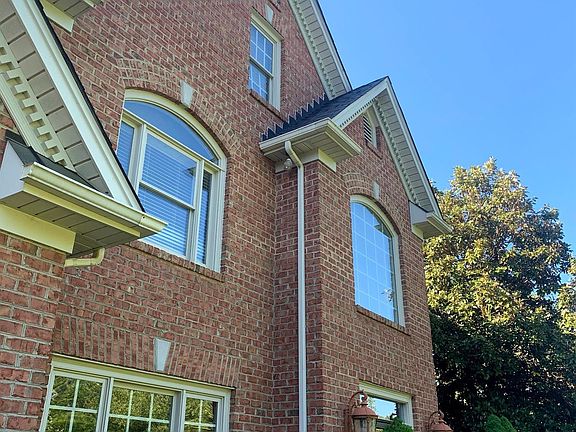 4th image of 1436 Jefferson Dr W