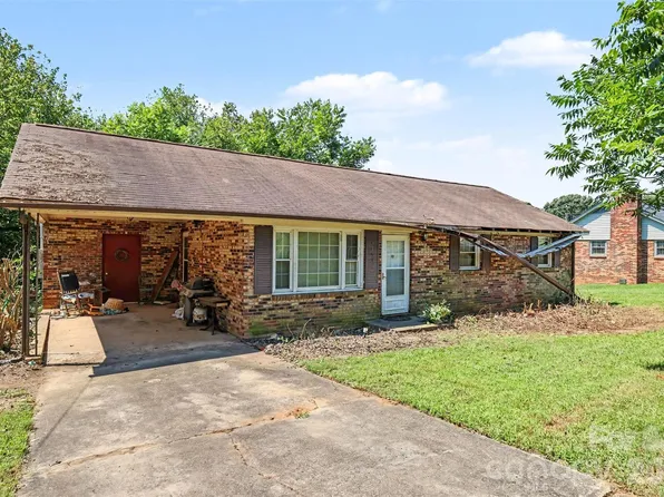 3751 Branding Iron Dr, Gastonia, NC 28052