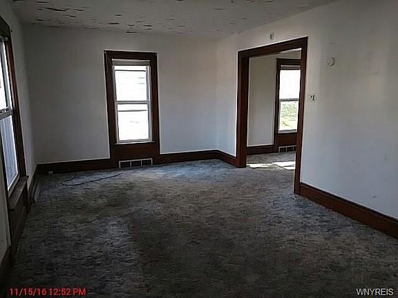 3rd image of 86 Camp St