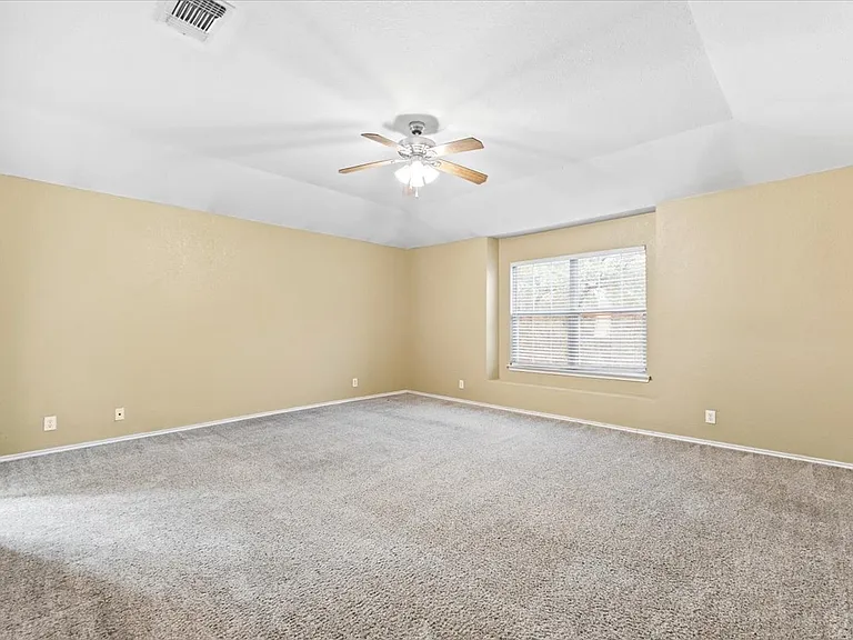 5519 Tomas Cir — Photo 12