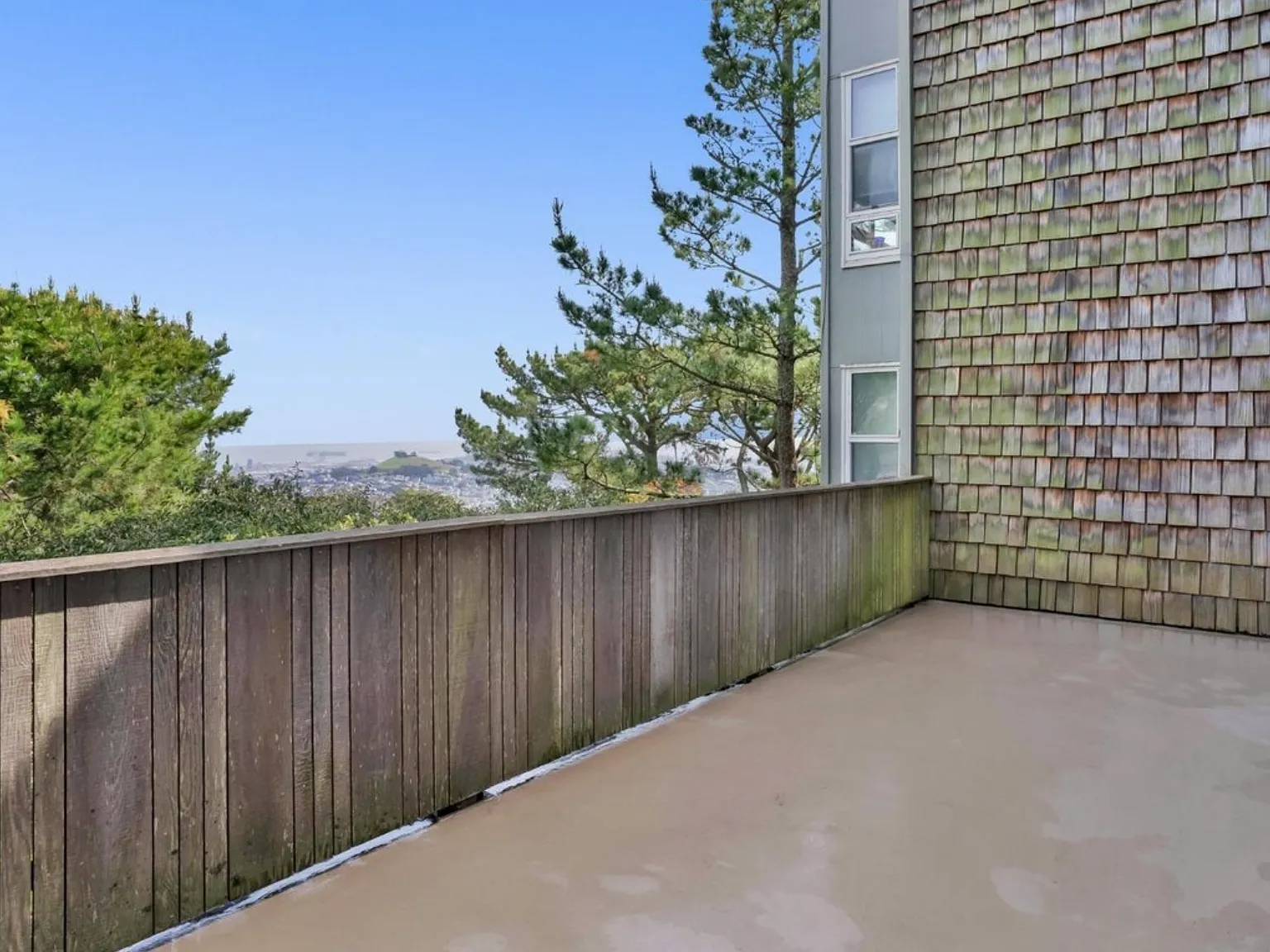 Studio, 650 sqft, $4,260 — Photo 3