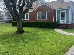 875 Dennis Dr, Forest Park, GA 30297