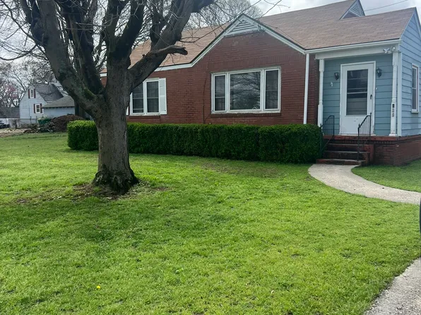 875 Dennis Dr, Forest Park, GA 30297