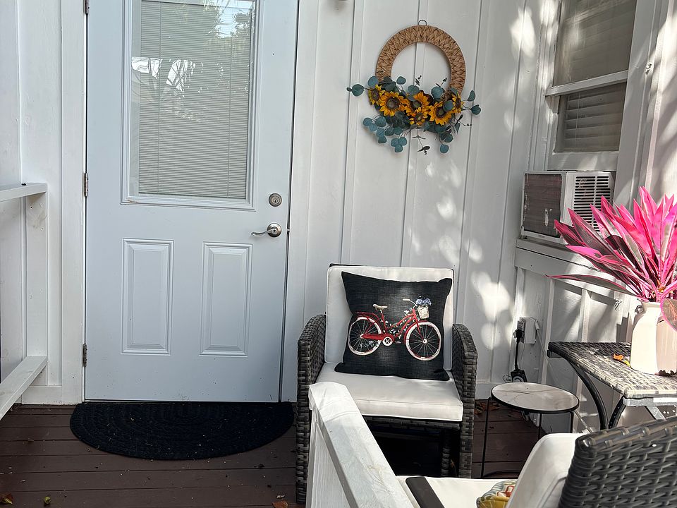 1st image of 818 Ashe St