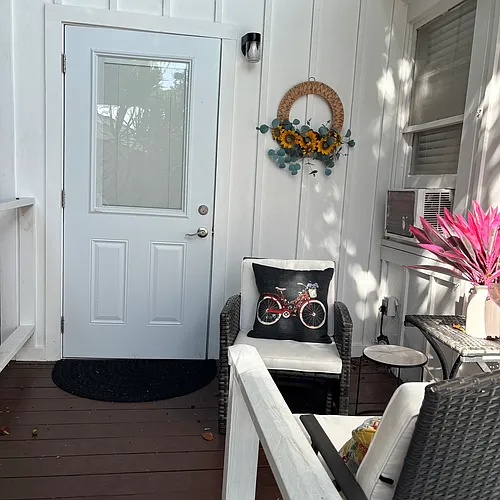 818 Ashe St Photo 1