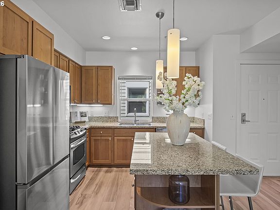 4th image of 10606 SE Main St APT 204