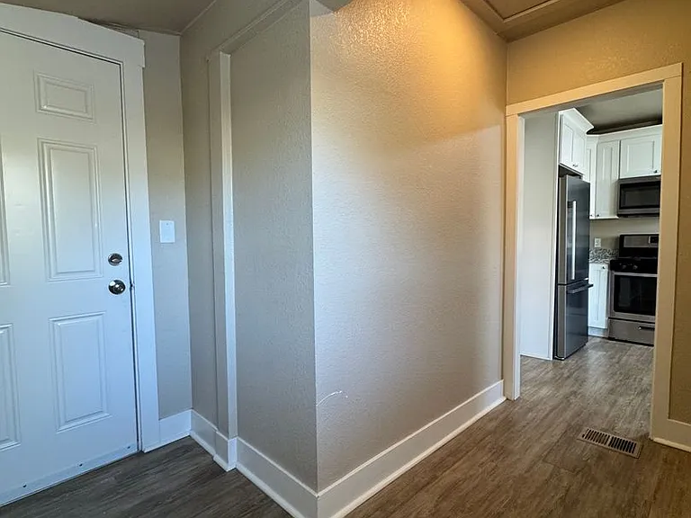 114 De Force Ave — Photo 18