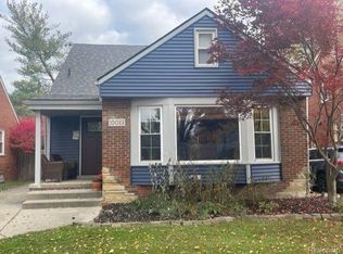 10088 Hart Ave, Huntington Woods, MI 48070