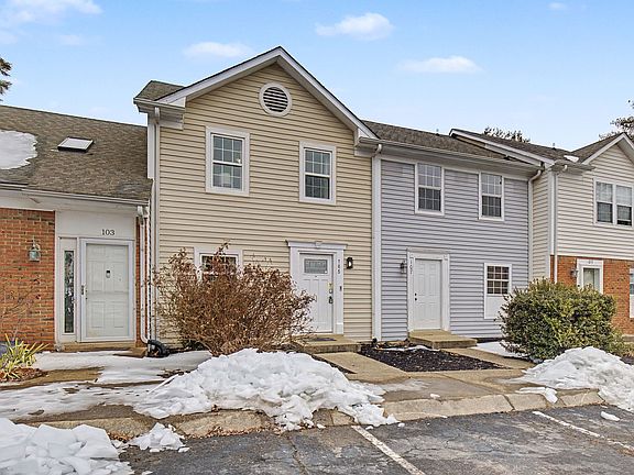 3rd image of 105 Carriage Pl