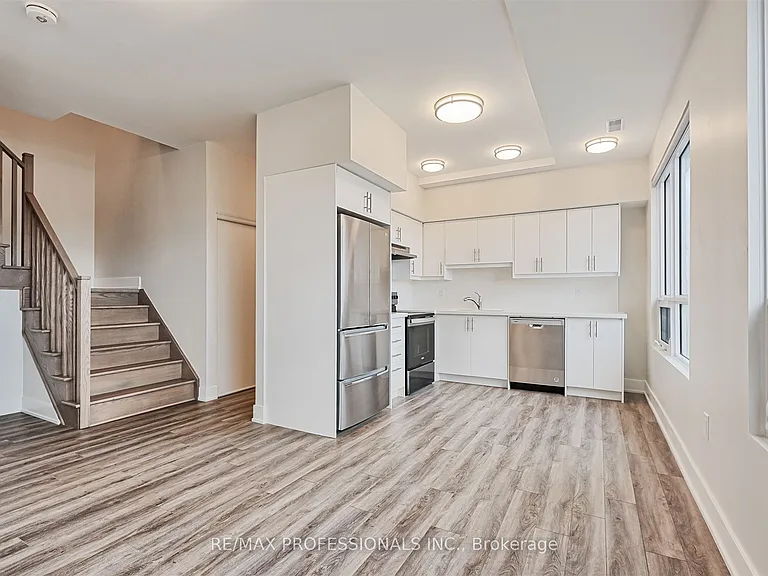 62 Dixfield Dr #140 — Photo 7