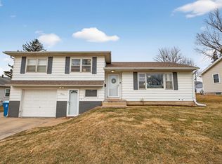 2632 Orchard St, Waterloo, IA 50702