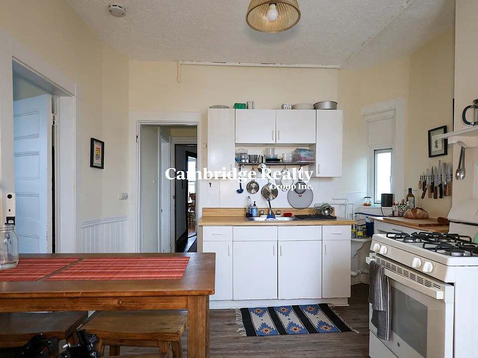 38 Jefferson St #3T