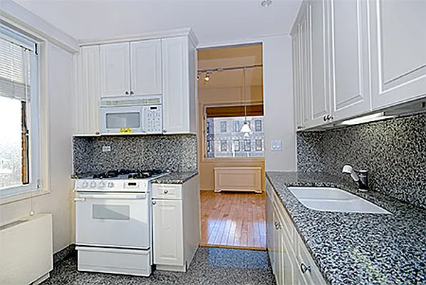 Sold by Adriana Arciello, LREB | media 19