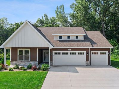 634 E 6th St, Chaska, MN, 55318