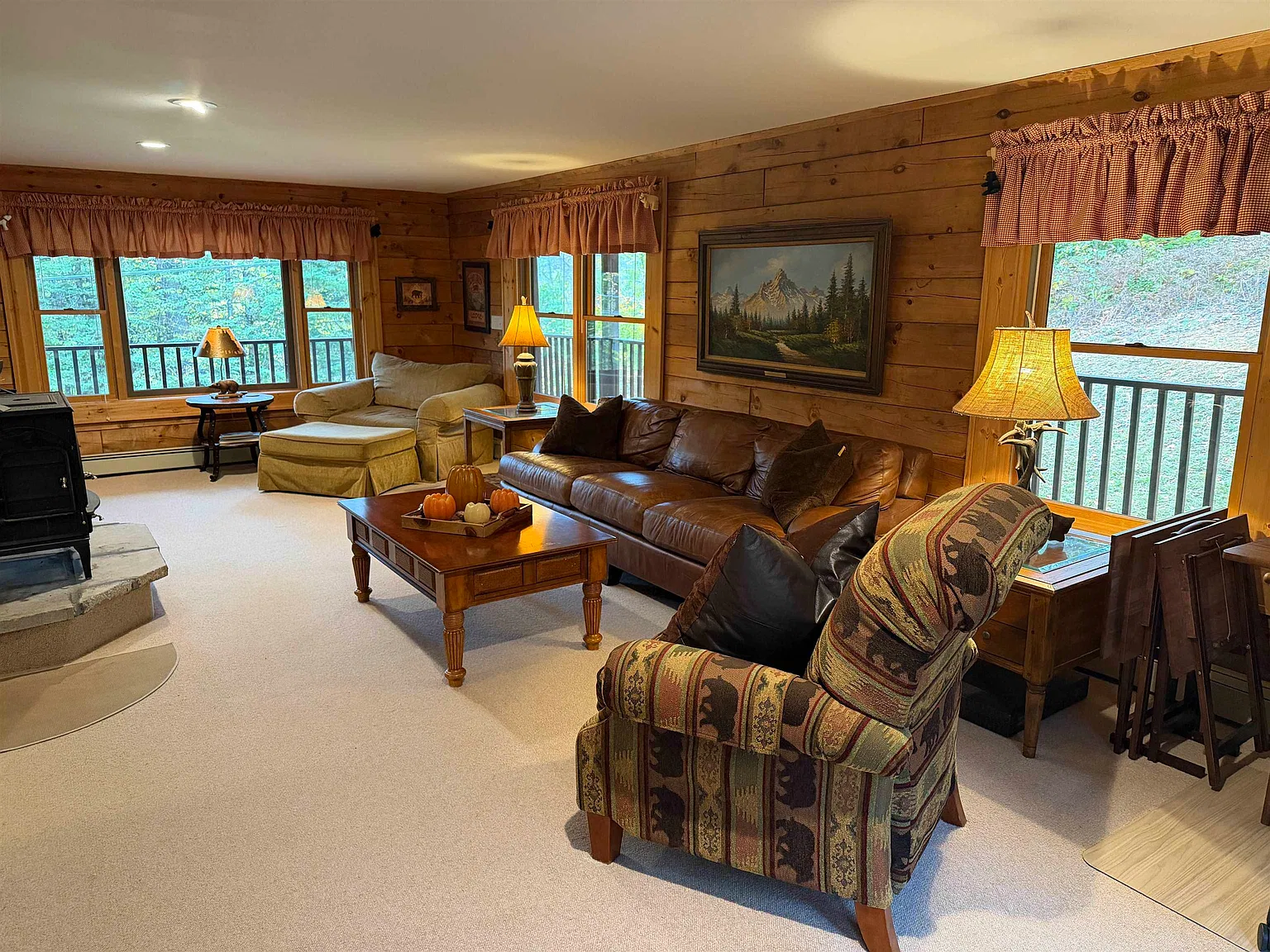 4 bed, 2.5 bath, 3218 sqft, $16,000 — Photo 2