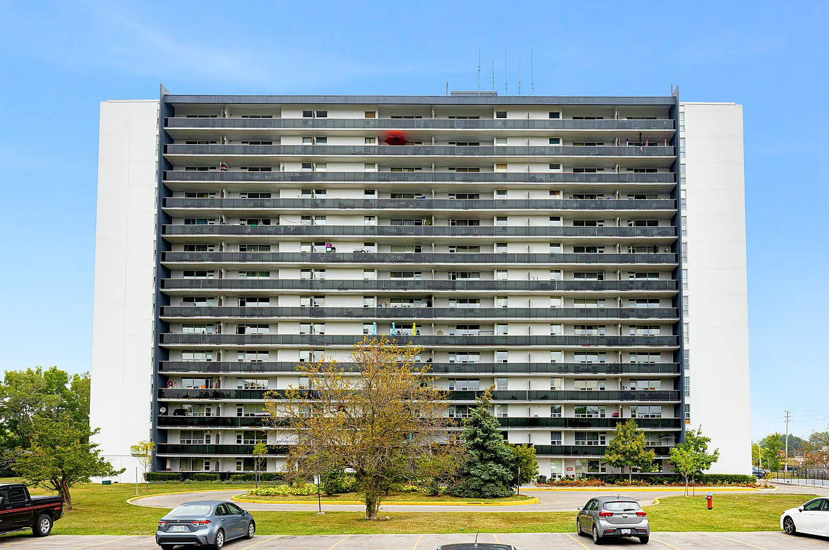 2250 Homelands Dr — Photo 3