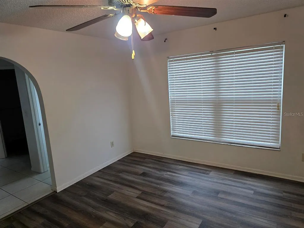 4 bed, 2.0 bath, 1889 sqft, $2,250 — Photo 3