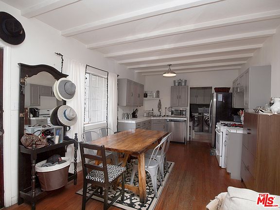 5th image of 22626 Clarendon St