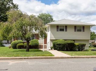 55 Stuart Pl, Oradell, NJ 07649