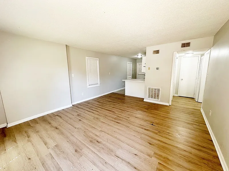 2 bed, 2.0 bath, 856 sqft, $1,495 — Photo 3