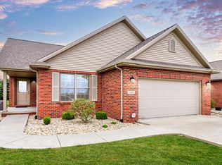 1425 Pine Forest Dr, Normal, IL 61761