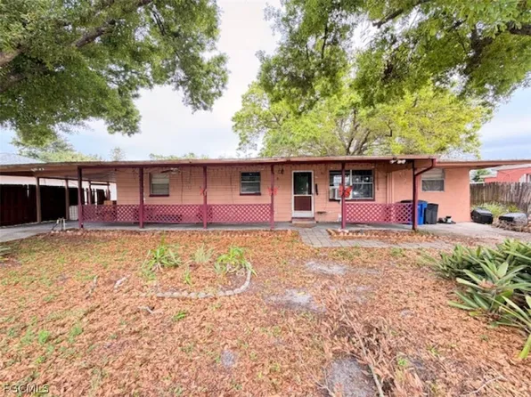 986 Tropical Palm Ave, North Fort Myers, FL 33903