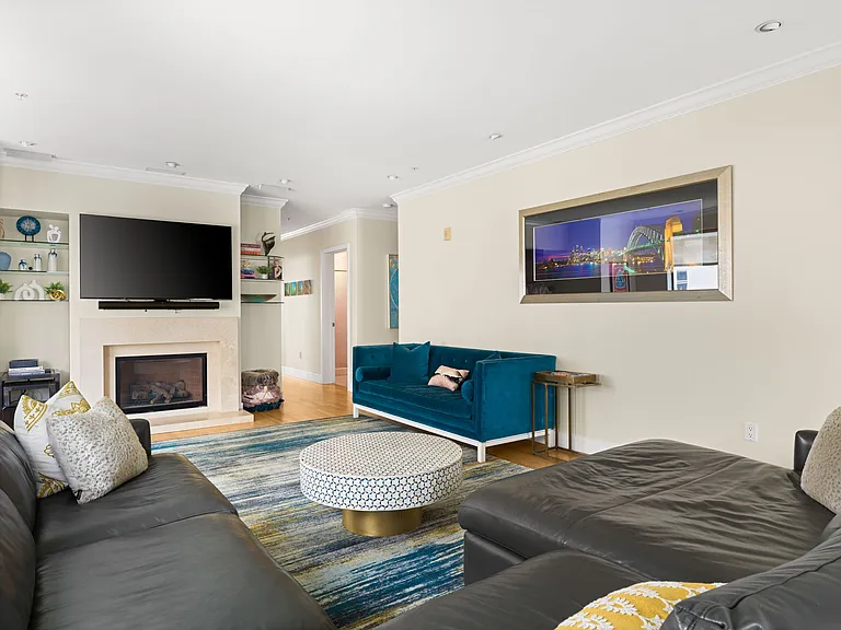 1081 Pine St #301 — Photo 10
