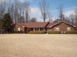 14 Oak Acres Rd, Batesville, MS 38606