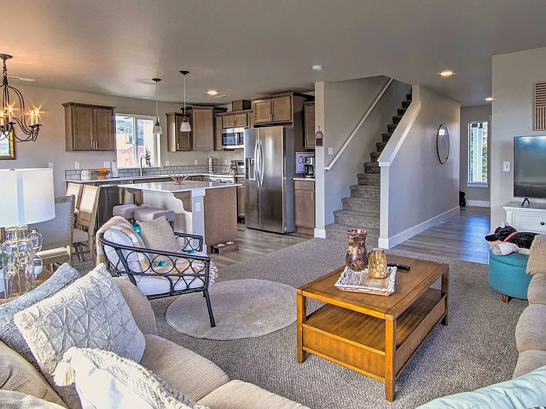 900 Sunlight Dr — Photo 8