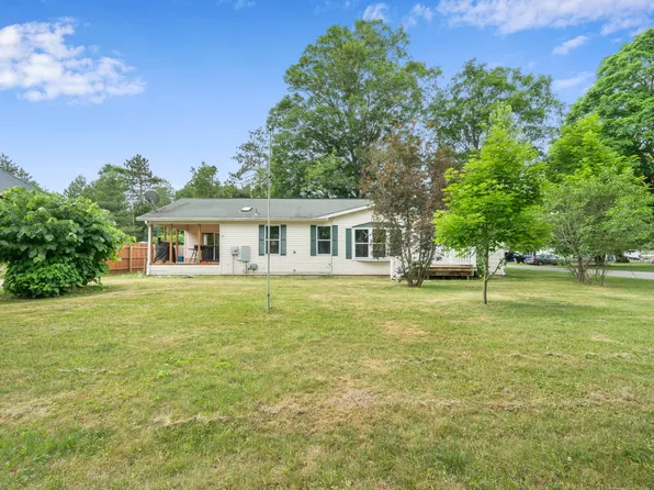 733 N Main St, Evart, MI 49631