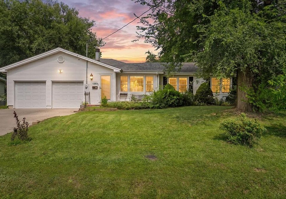 1st image of 438 S Belcrest Avenue