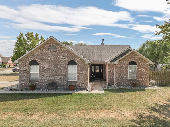 13 Pin Oak Ct, Whiteland, IN 46184