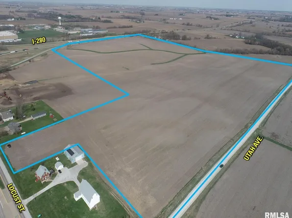 W Locust St, Davenport, IA 52804