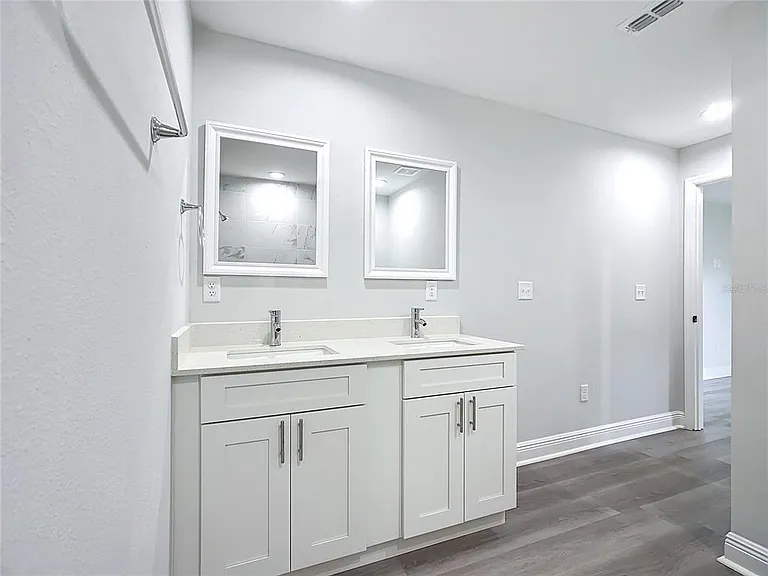 13609 SE 53rd Ave — Photo 28